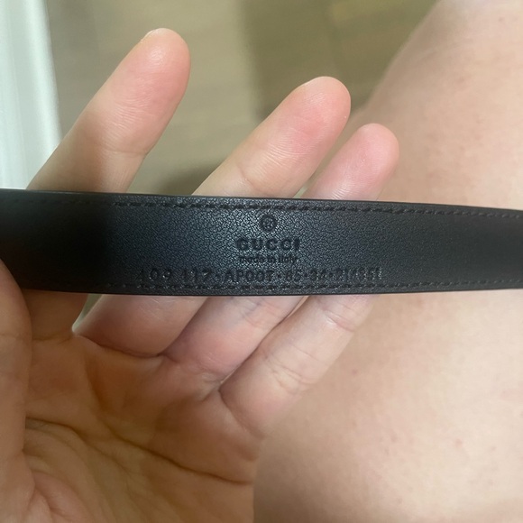 Womens size 85 Gucci Black Leather Belt with Gold GG Buckle - Barely worn main image 6